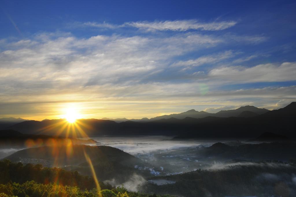 Sun Moon Lake Jinlongshan Bnb Yuchi Eksteriør billede