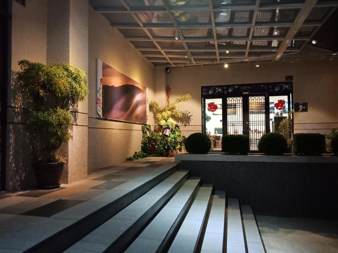 Sun Moon Lake Jinlongshan Bnb Yuchi Eksteriør billede